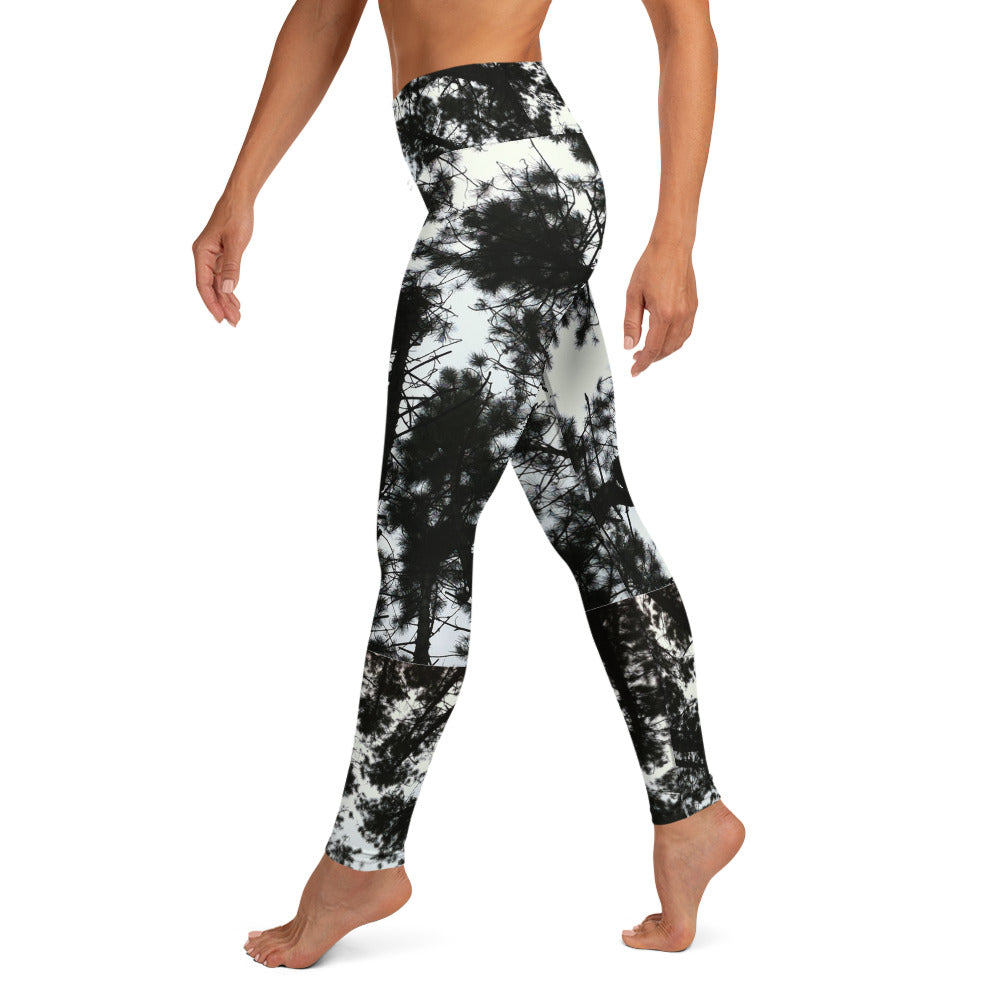 all-over-print-yoga-leggings-black-white-alpine-air-gym-leggings-workout-streetwear-wickedyo6